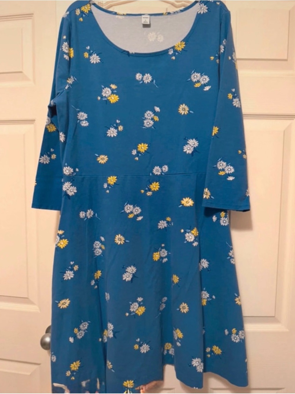Old Navy floral midi dress . 3/4 length sleeve. XL